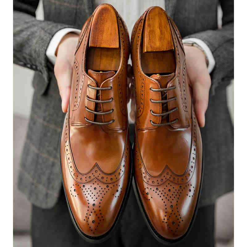 Brogue Men's Leather Pointed Handmade Leather Shoes